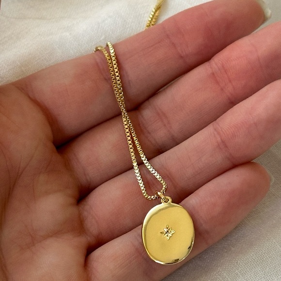 NEW electric picks necklace - Picture 3 of 3